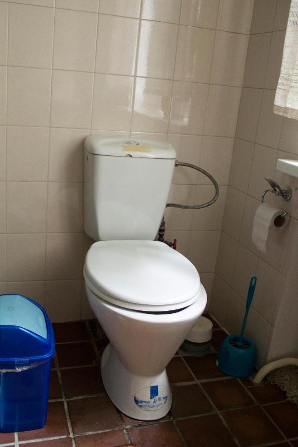 Guest House On Maksimova 9 Алма Ата Екстериор снимка