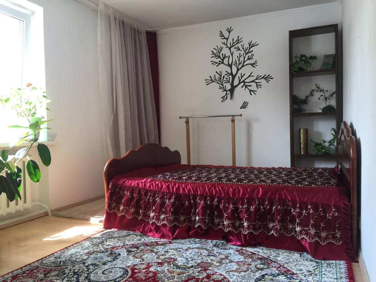 Guest House On Maksimova 9 Алма Ата Екстериор снимка