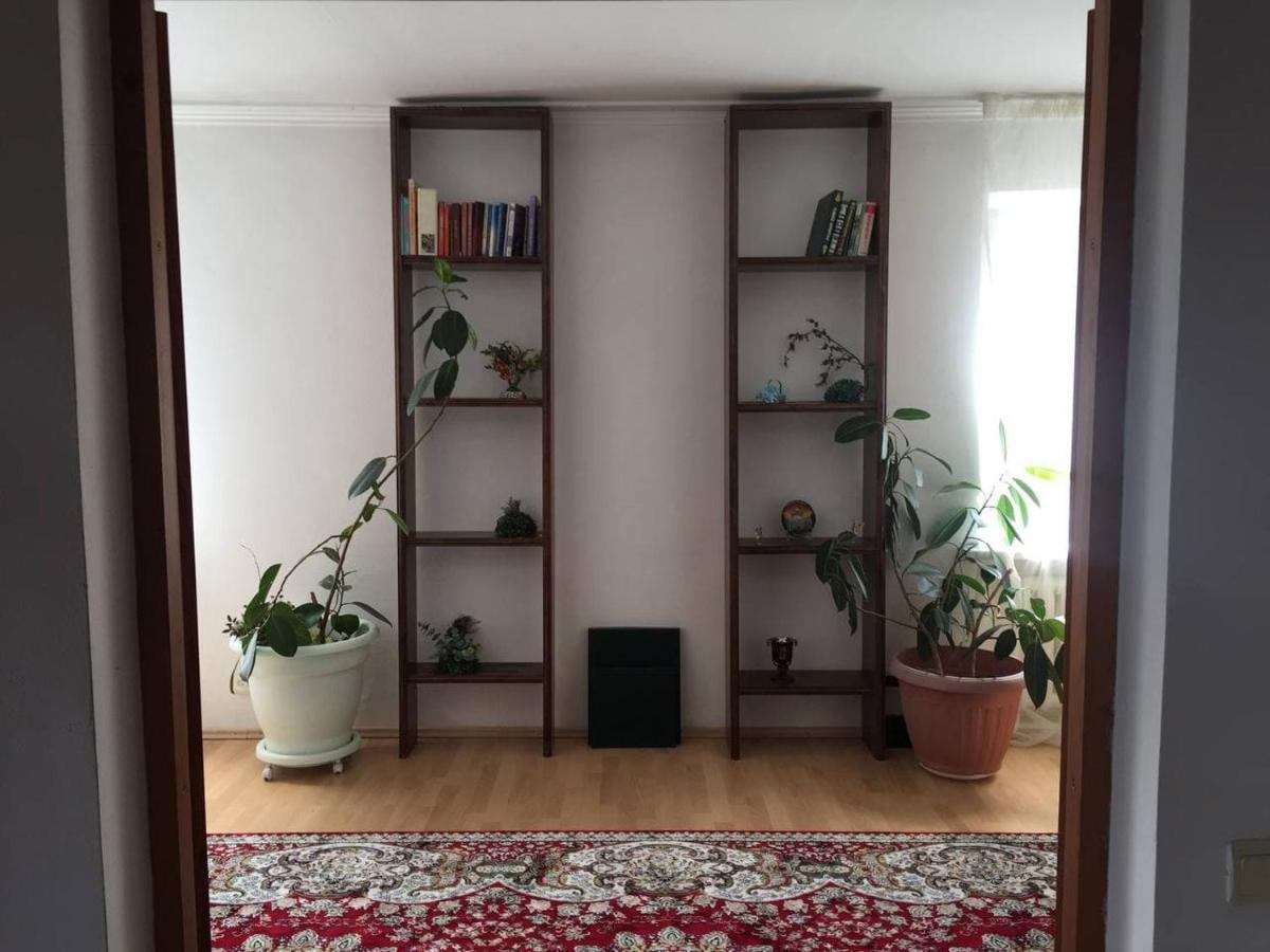 Guest House On Maksimova 9 Алма Ата Екстериор снимка