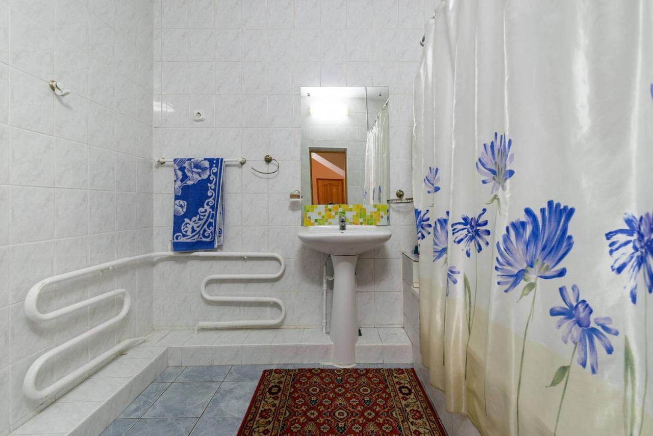 Guest House On Maksimova 9 Алма Ата Екстериор снимка