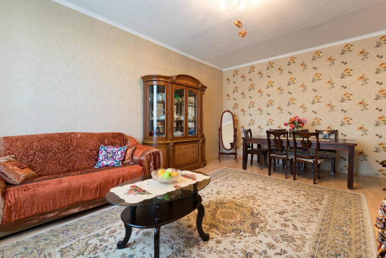 Guest House On Maksimova 9 Алма Ата Екстериор снимка